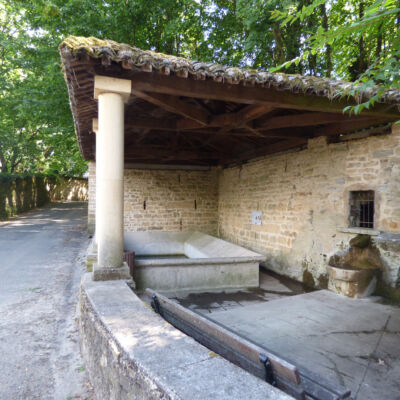 Chemin de l'eau avec le lavoir de Braizieux