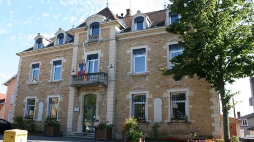 Façade de la Mairie de Collonges