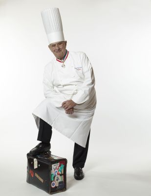 visuel affiche exposition centenaire Paul Bocuse